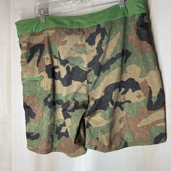 The North Face green camouflage swim trunks, size 36‎ - Picture 7 of 12